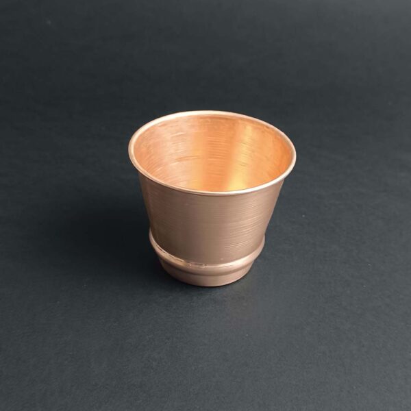 Tasse en cuivre artisanal