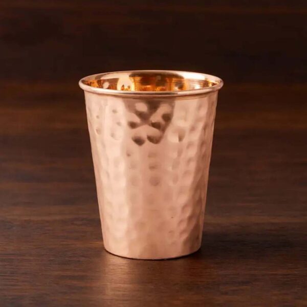 verre en cuivre martelé